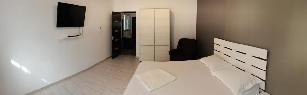 Carla'S Place Ap 2 Oradea Exterior foto